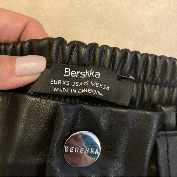 Bershka Faux Leather Jogger Pants - Picture 10 of 11